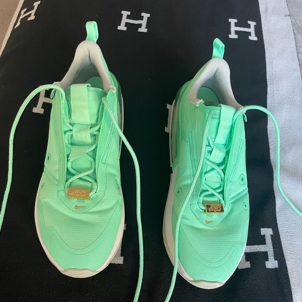Nike Air Max Up
“City Special / NYC” Womens size 10.